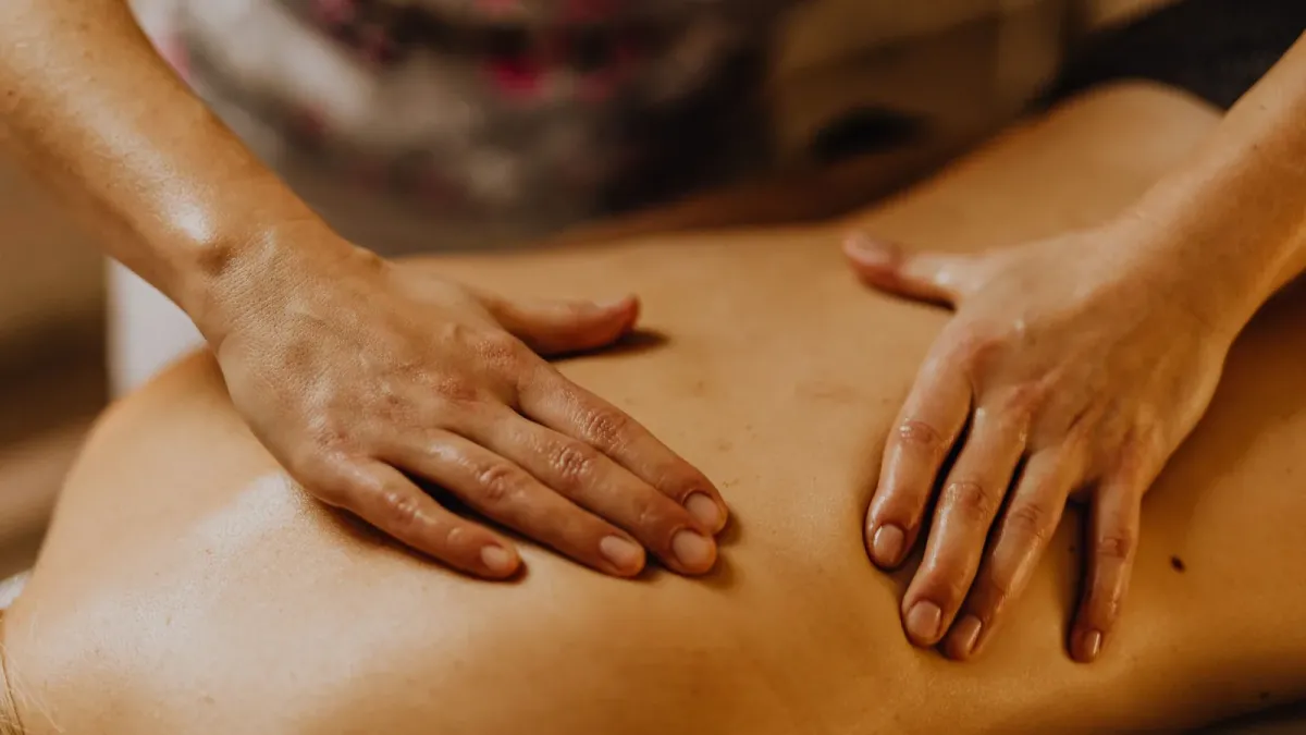 Masajul Terapeutic: 10 Beneficii Dovedite Științific